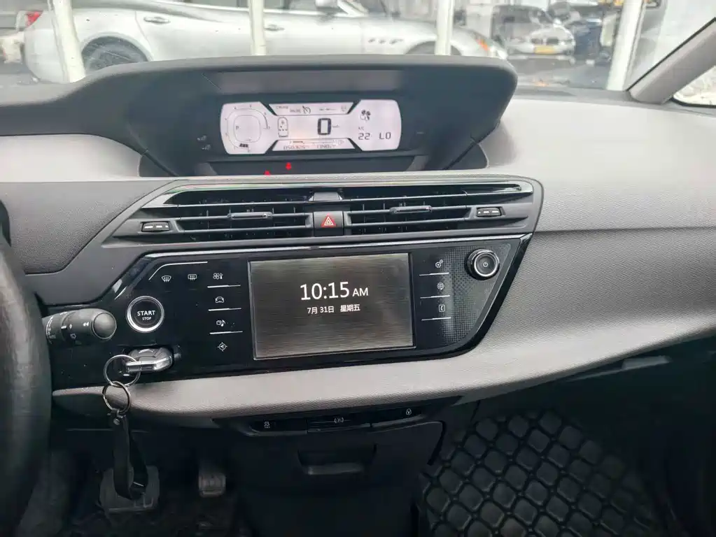 Citroen C4 Picasso — фото 10