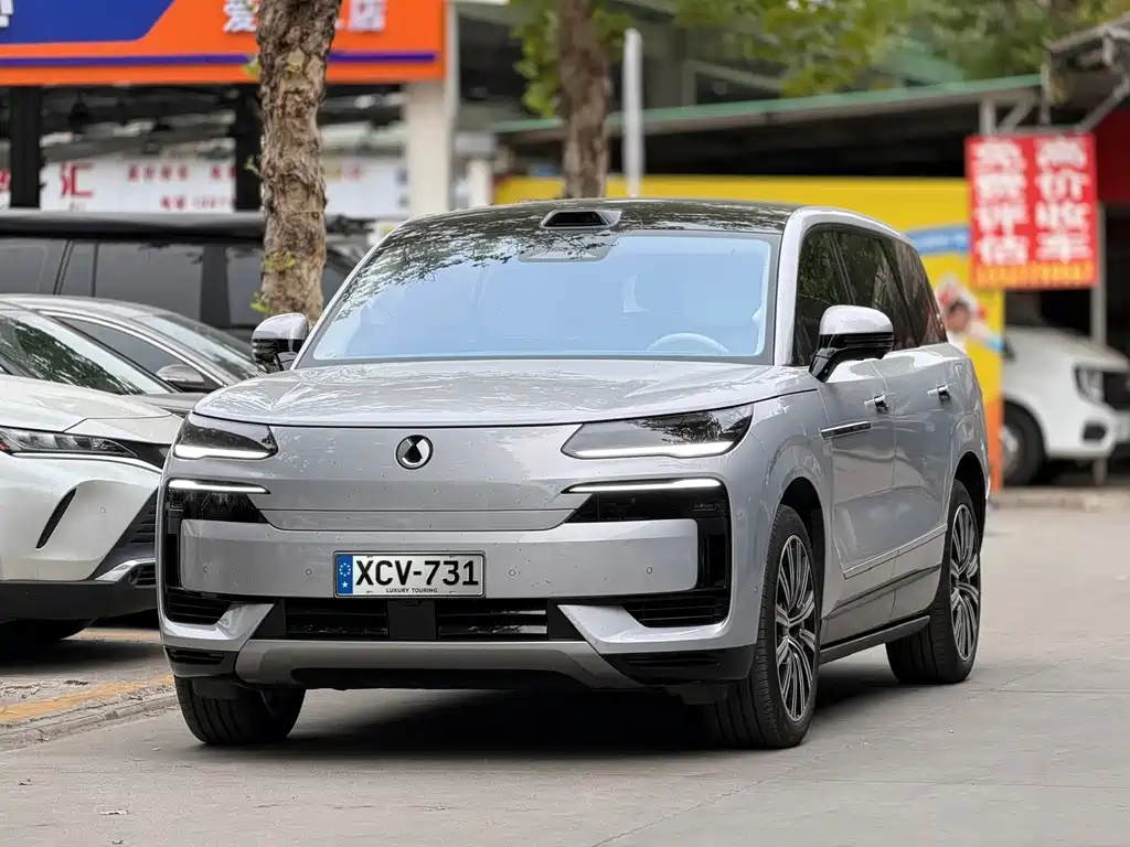 Denza Denza N9