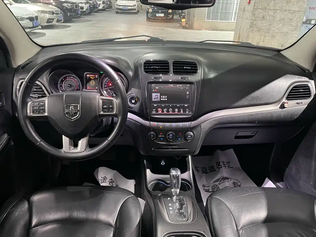 Dodge Journey — фото 11