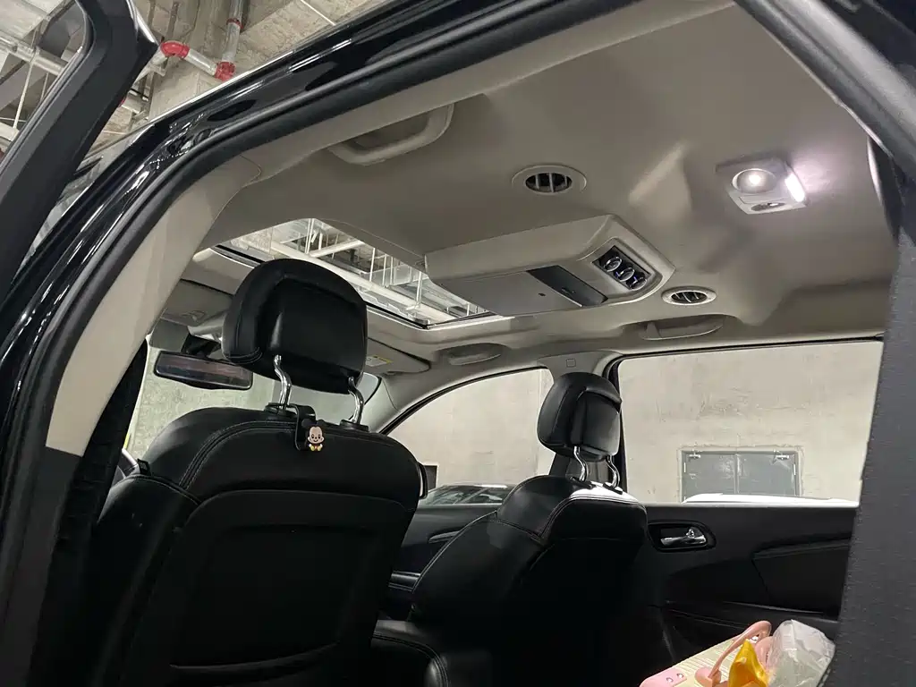 Dodge Journey — фото 13