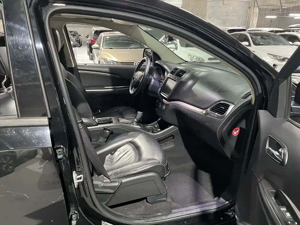 Dodge Journey — фото 14