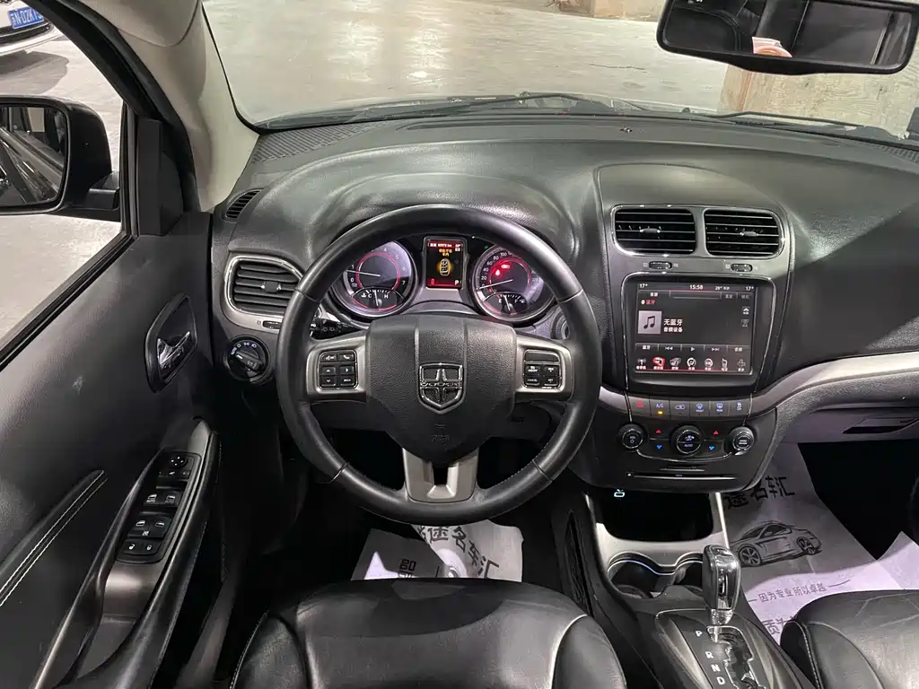 Dodge Journey — фото 15