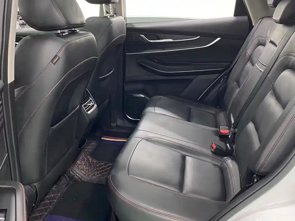 Exeed Zhaofeng — фото 5