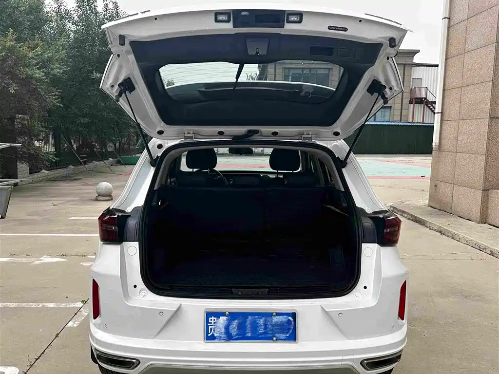 Exeed Zhaofeng — фото 11