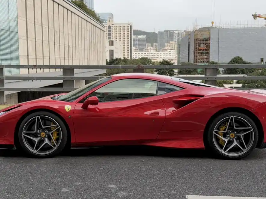 Ferrari F8 — фото 3