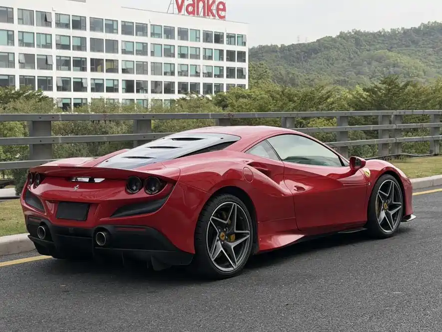 Ferrari F8 — фото 8