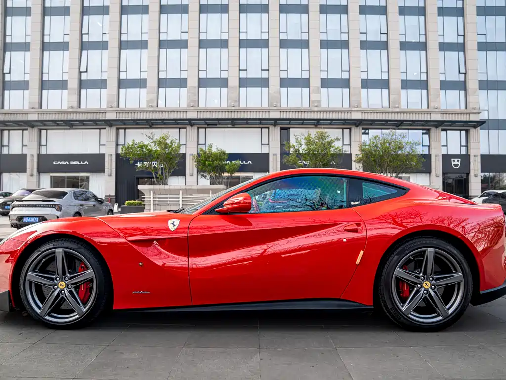 Ferrari F12berlinetta — фото 7