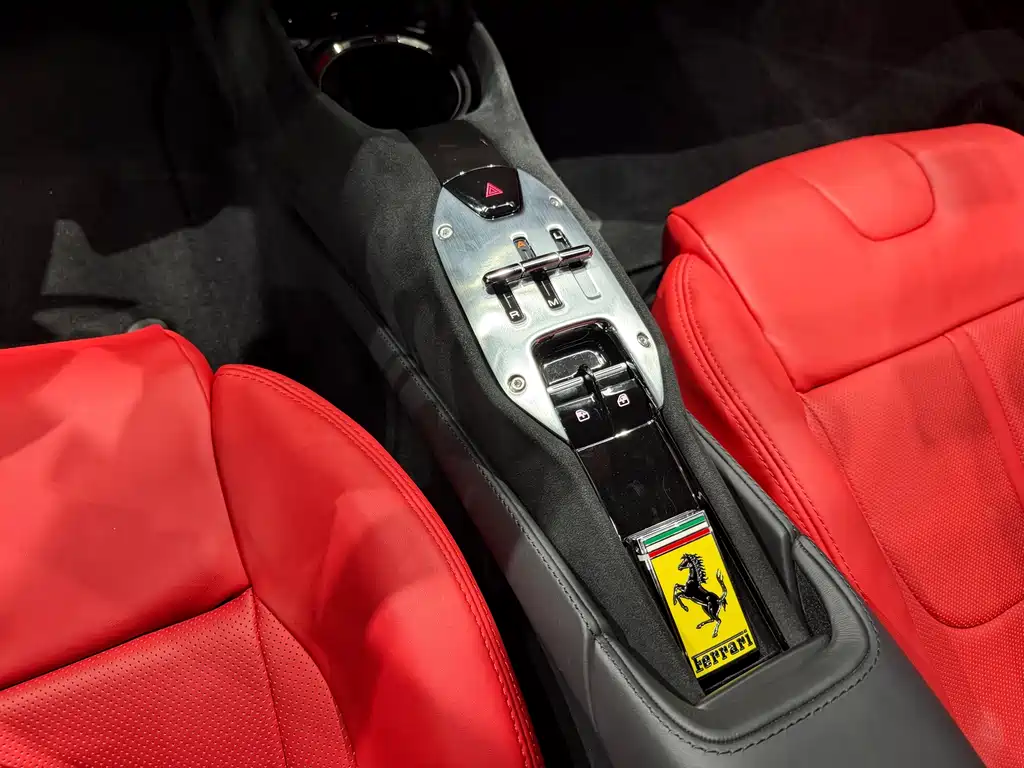 Ferrari SF90 — фото 10