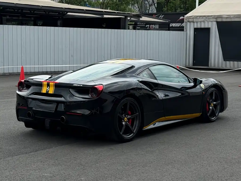 Ferrari 488 — фото 5