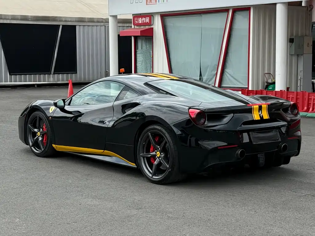 Ferrari 488 — фото 6