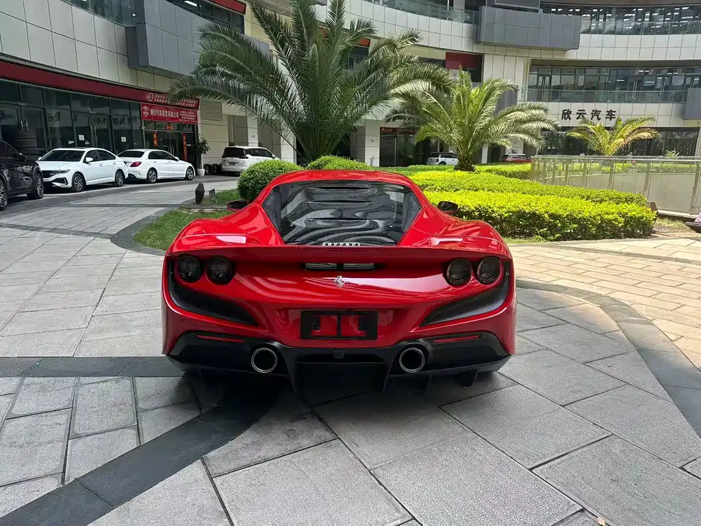 Ferrari F8 — фото 4