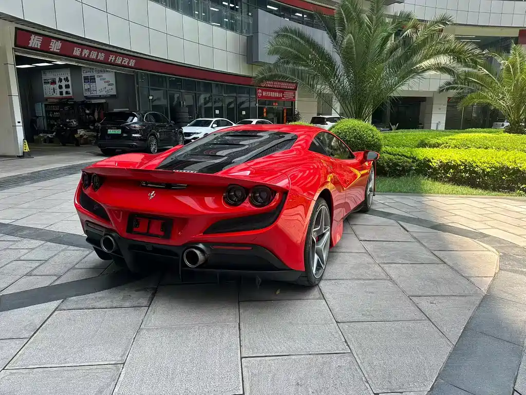 Ferrari F8 — фото 6