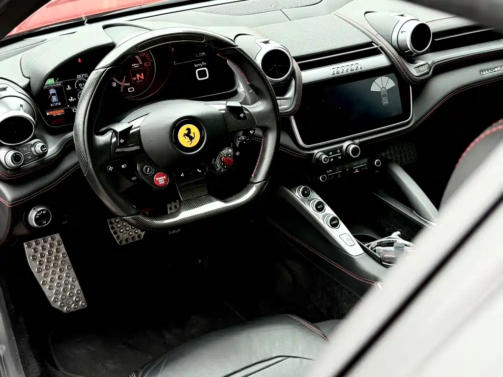 Ferrari GTC4Lusso — фото 5