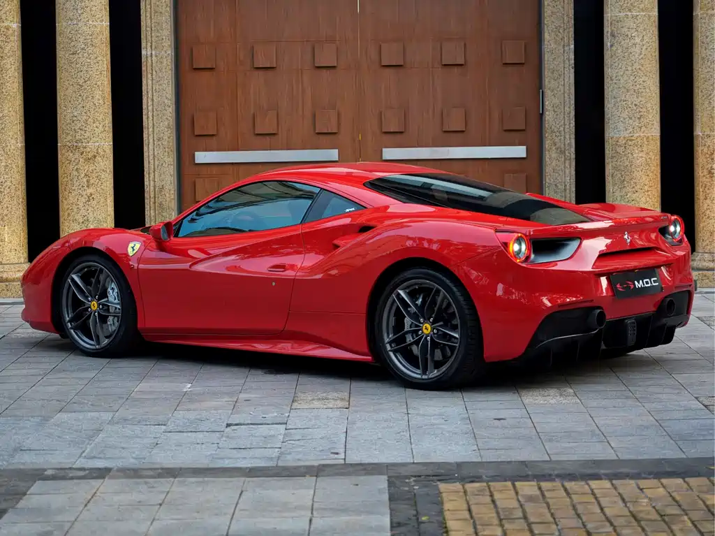 Ferrari 488 — фото 6