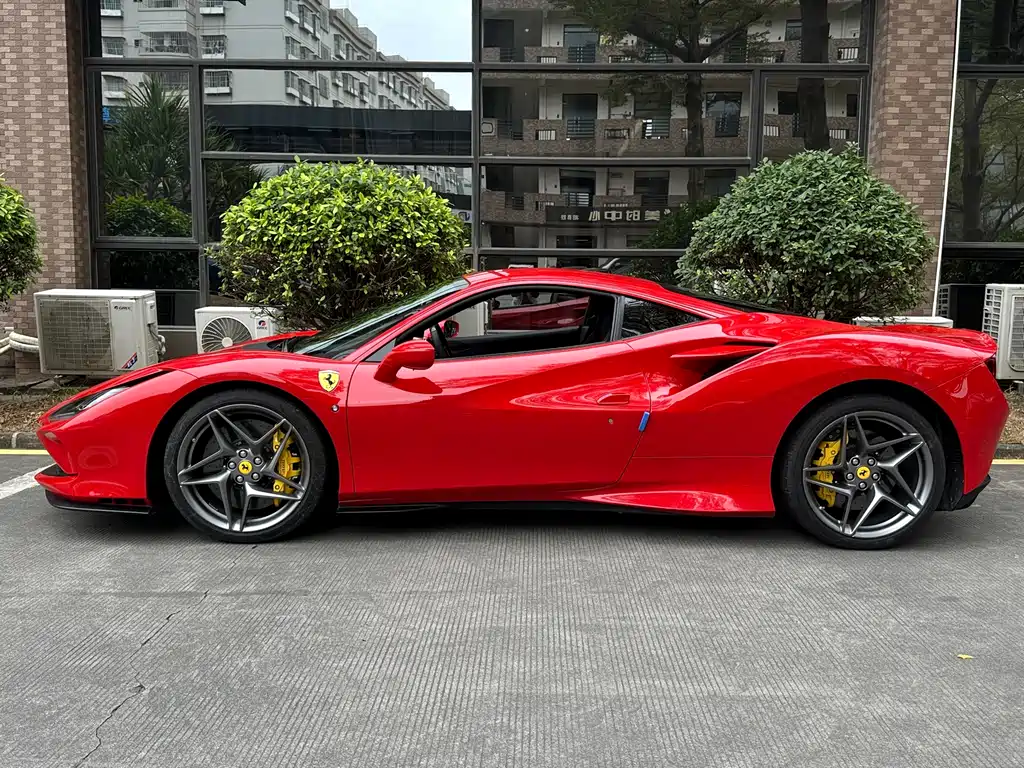 Ferrari F8 — фото 2