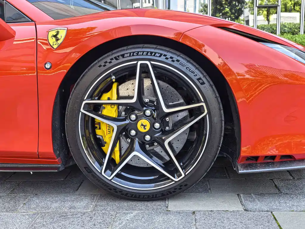 Ferrari F8 — фото 4
