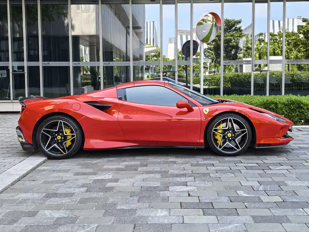 Ferrari F8 — фото 7