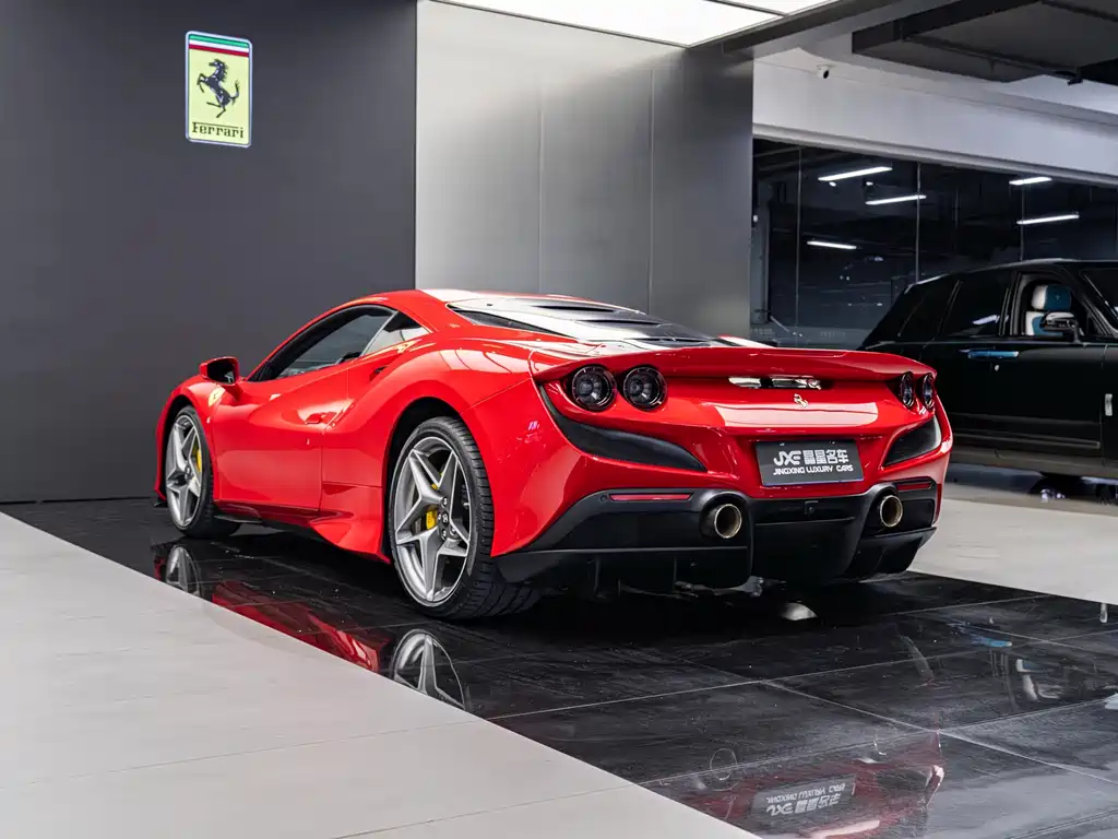 Ferrari F8 — фото 14