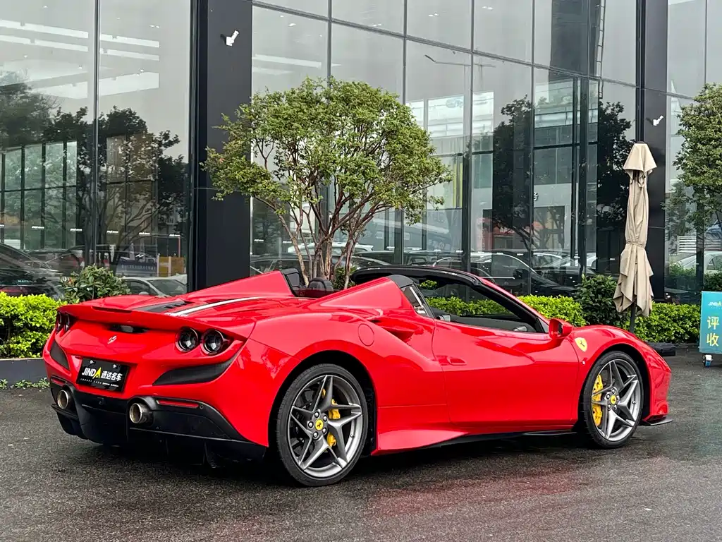 Ferrari F8 — фото 13