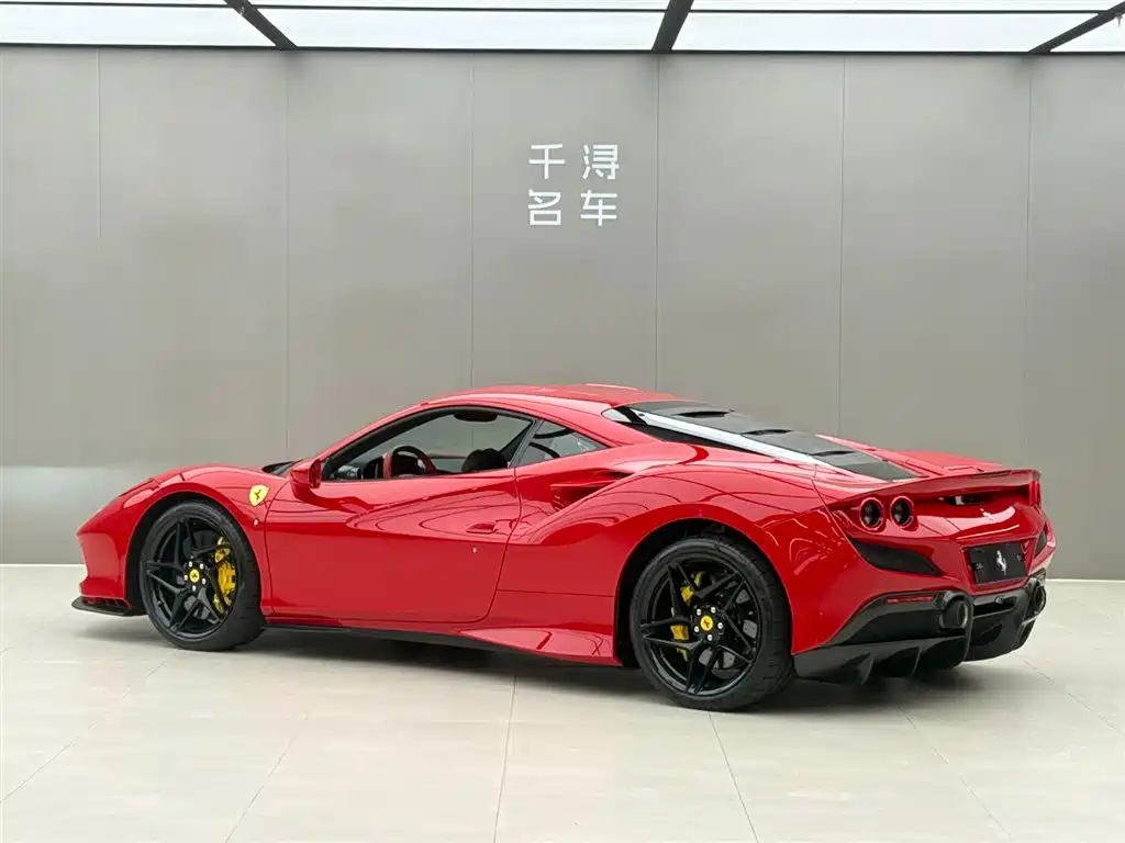 Ferrari F8 — фото 13