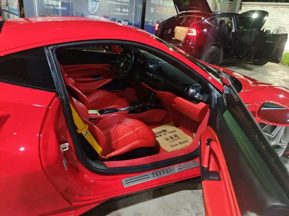 Ferrari F8 — фото 9