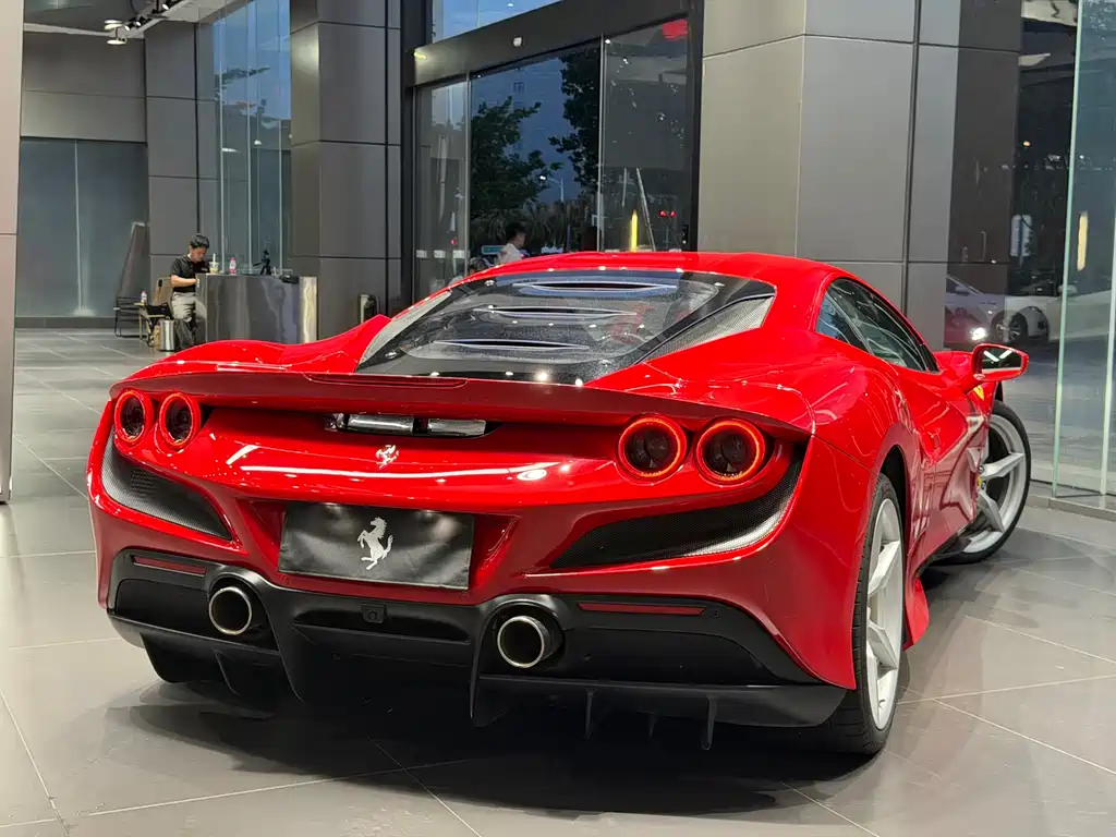 Ferrari F8 — фото 3