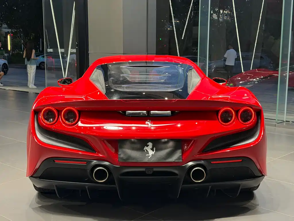 Ferrari F8 — фото 4