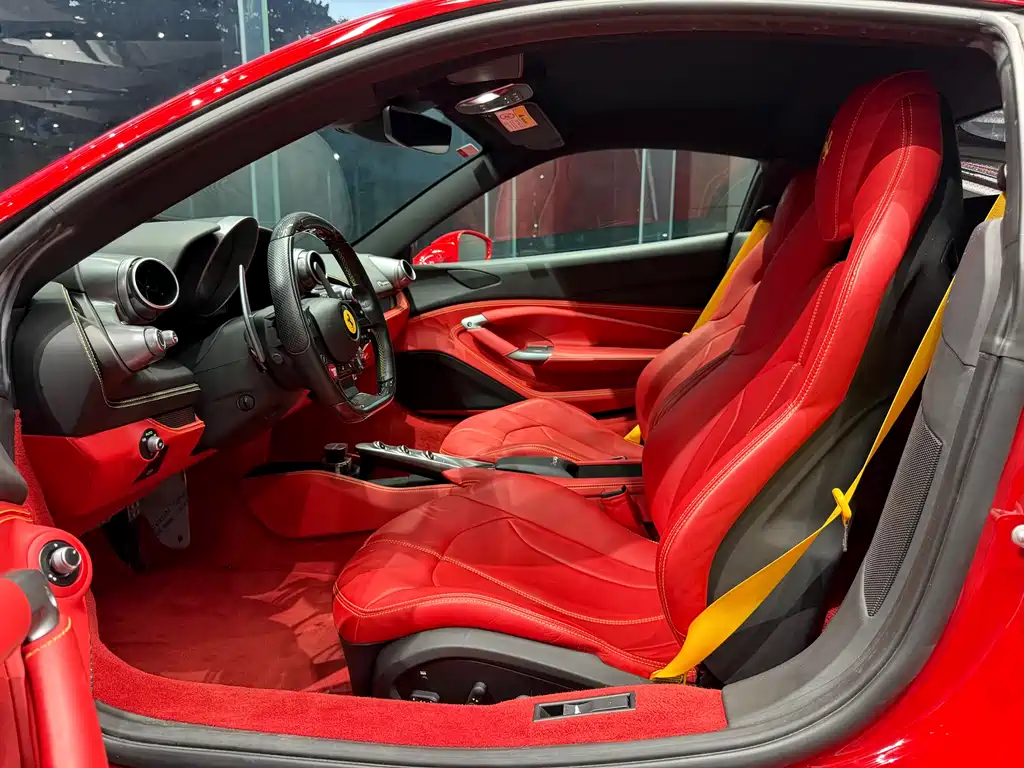 Ferrari F8 — фото 6