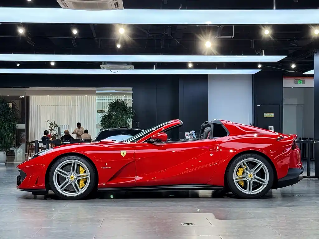 Ferrari 812 — фото 3