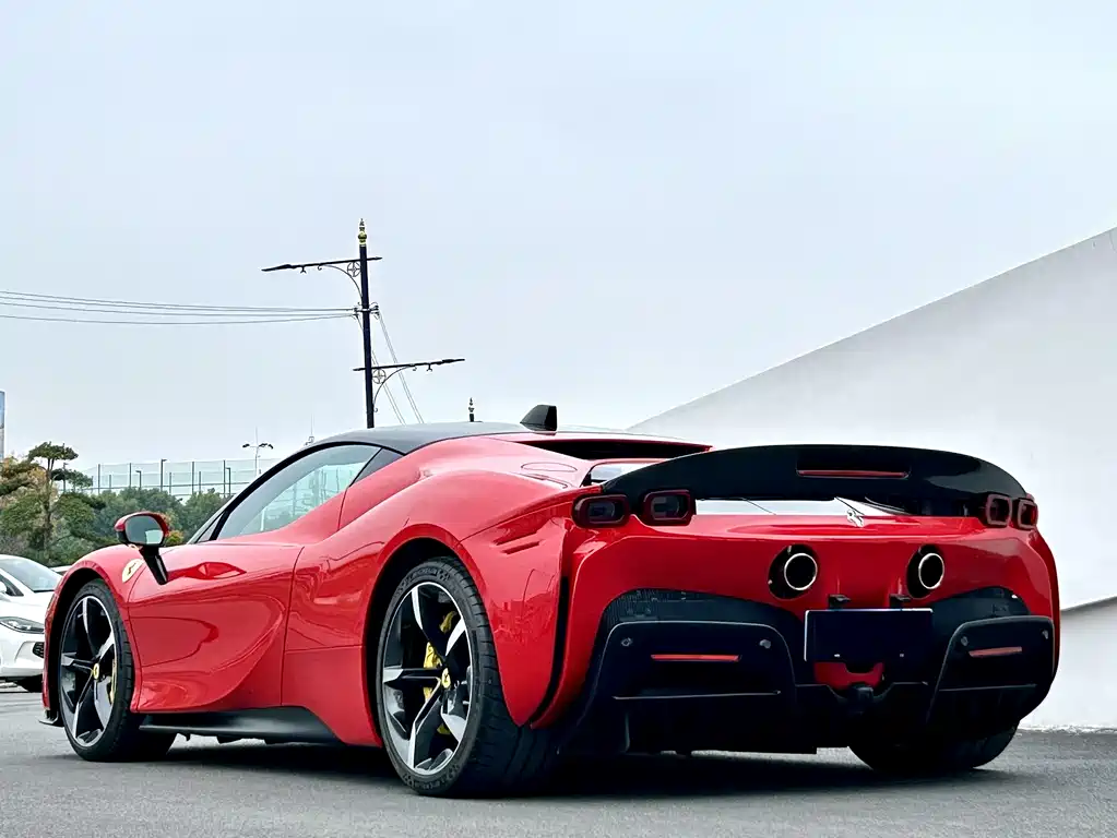 Ferrari SF90 — фото 10