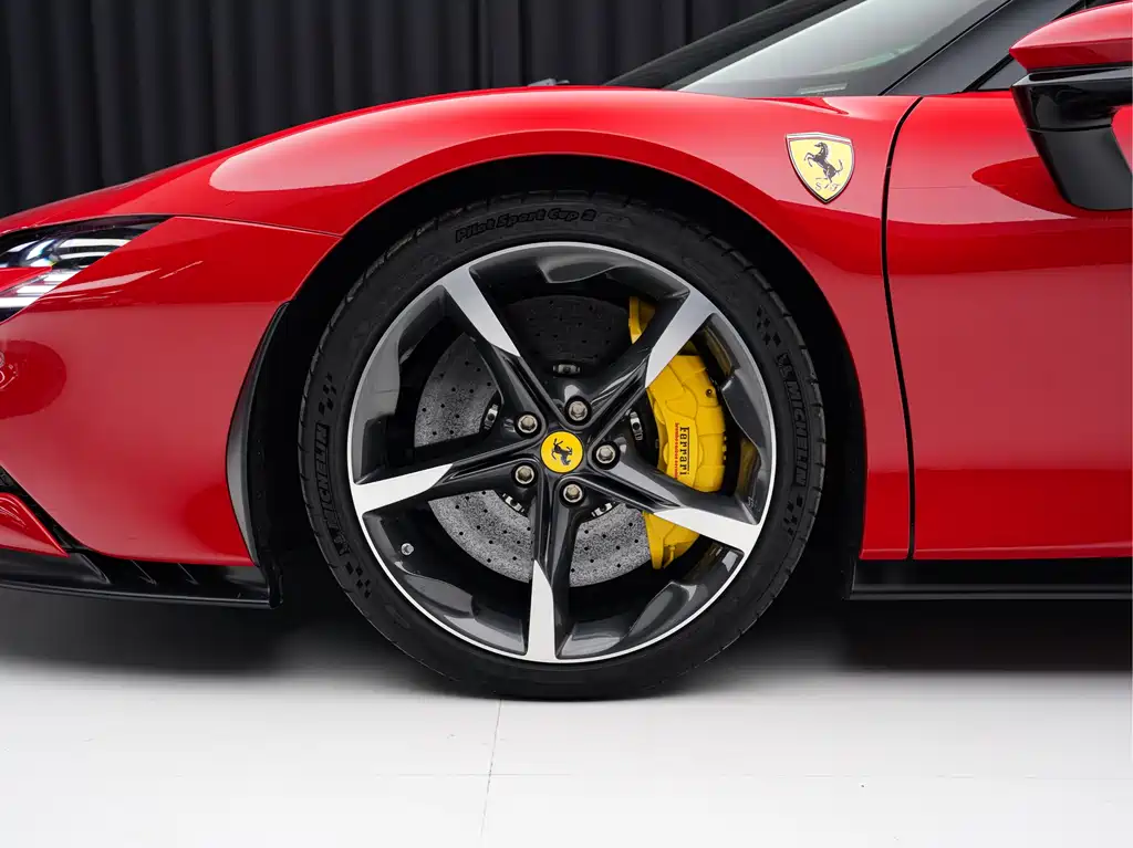 Ferrari SF90 — фото 9