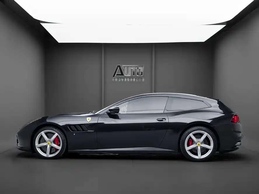 Ferrari GTC4Lusso — фото 3