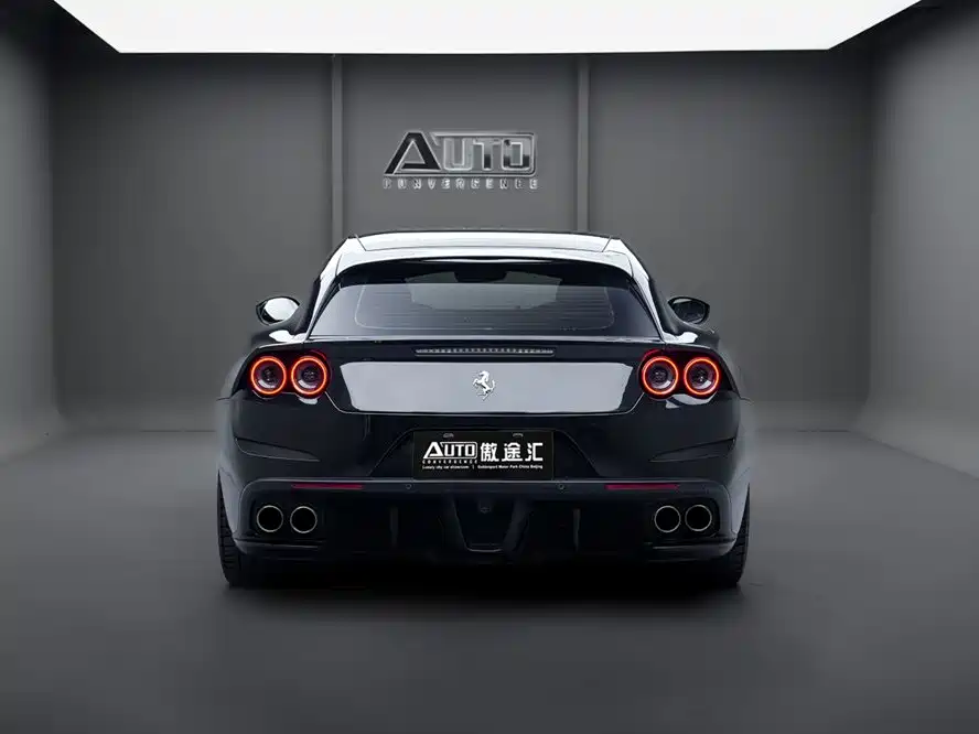 Ferrari GTC4Lusso — фото 4