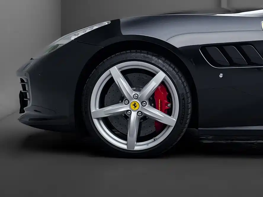 Ferrari GTC4Lusso — фото 5