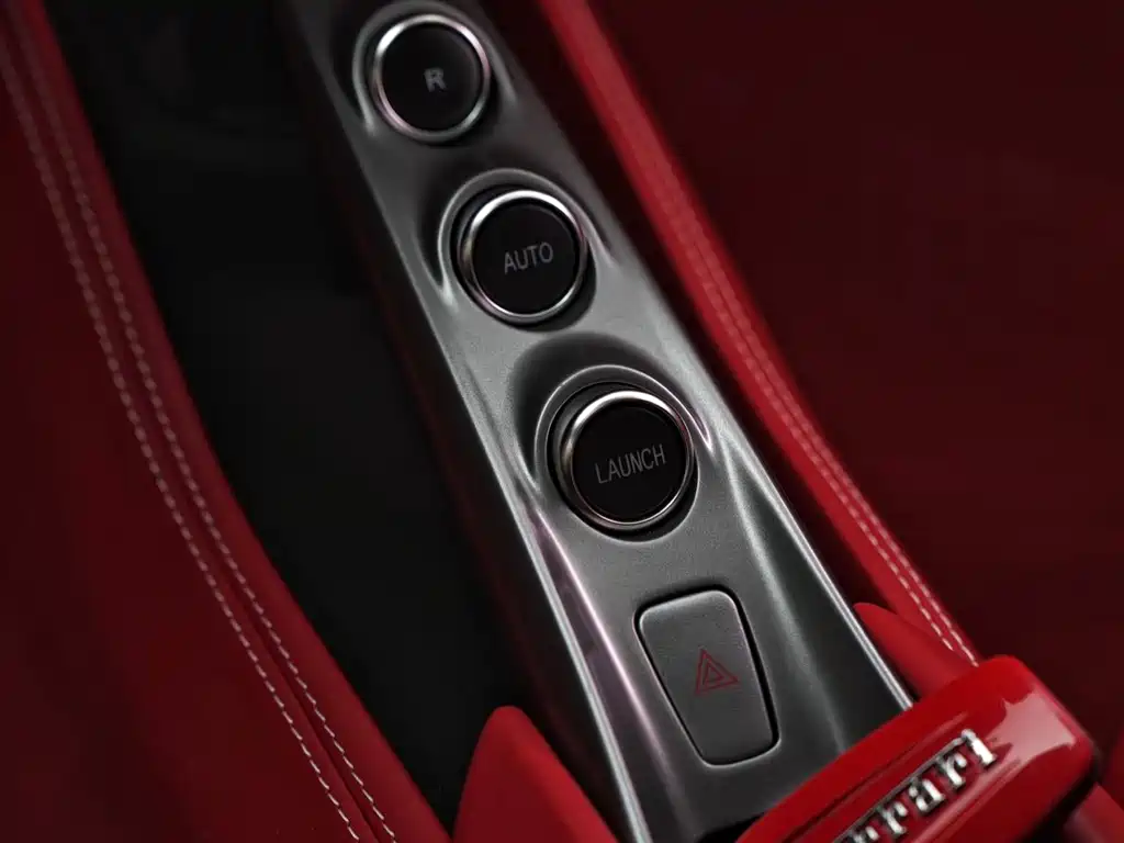 Ferrari F8 — фото 15