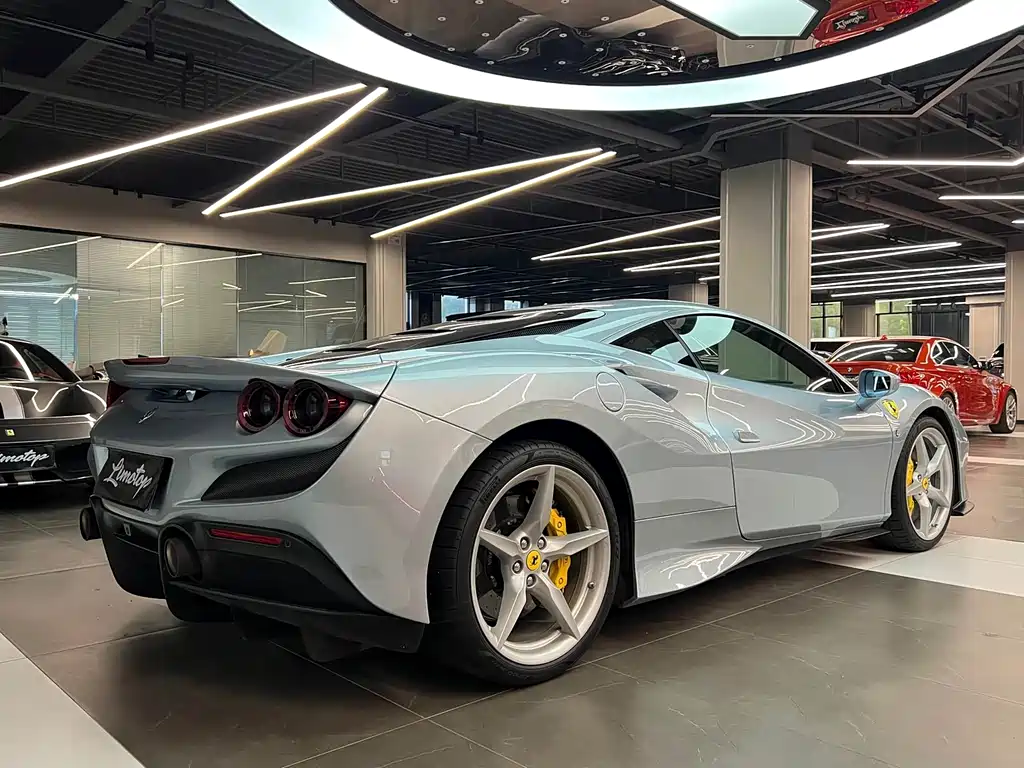 Ferrari F8 — фото 5
