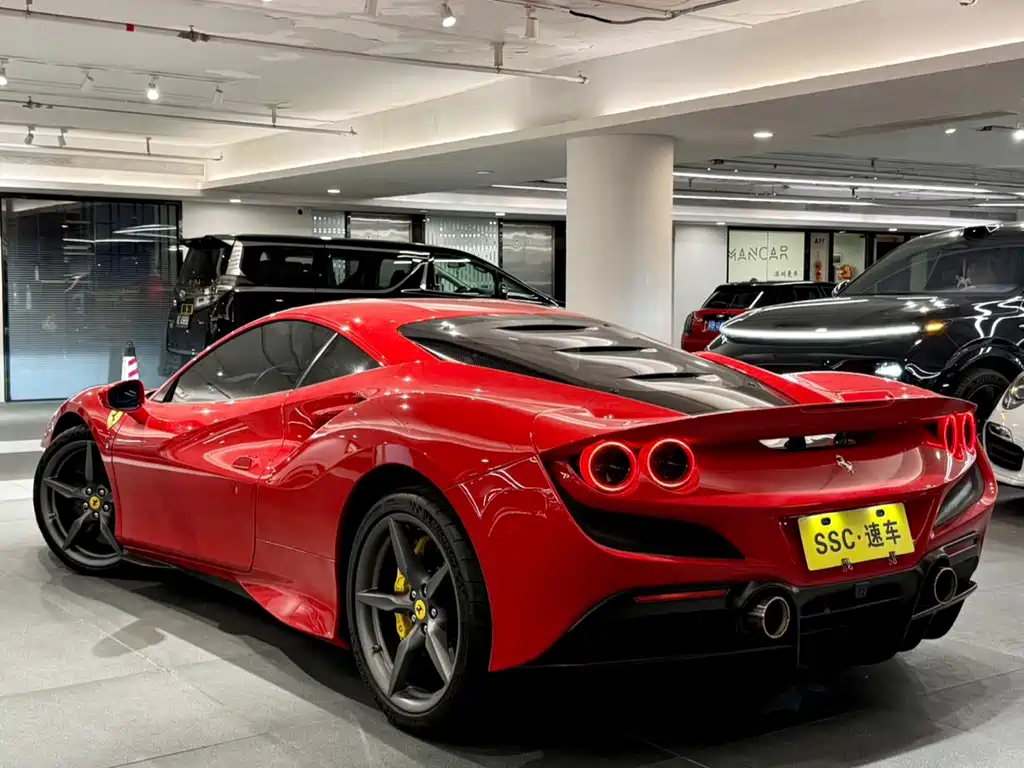 Ferrari F8 — фото 6