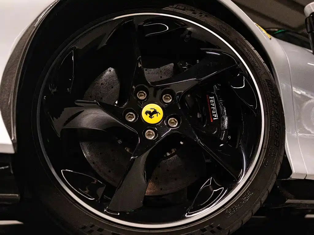 Ferrari SF90 — фото 10