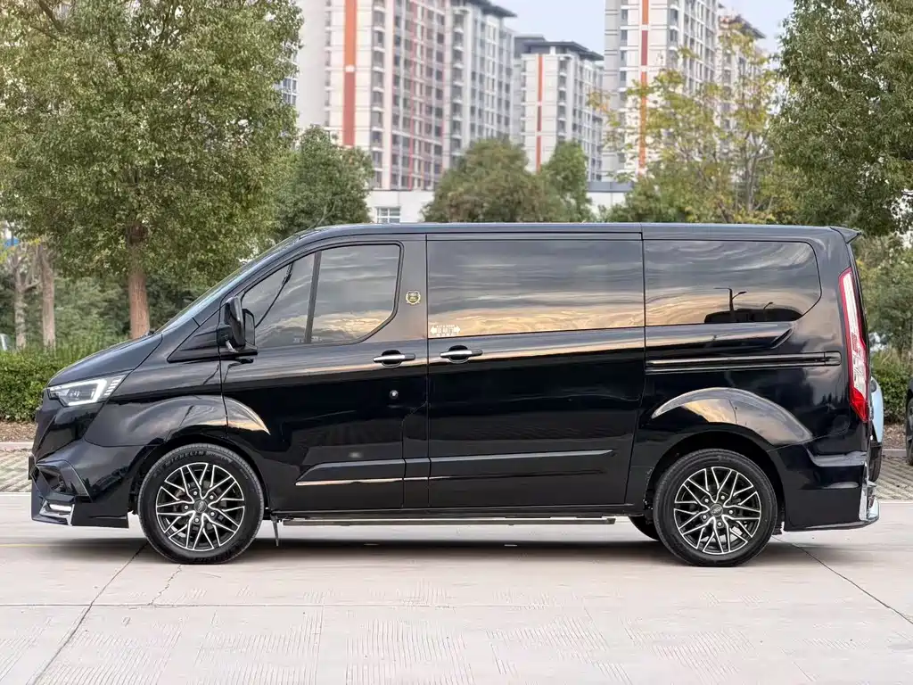 Ford Tourneo — фото 5