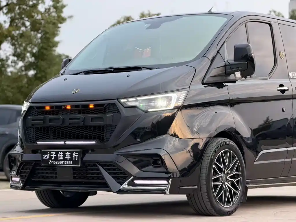 Ford Tourneo — фото 10