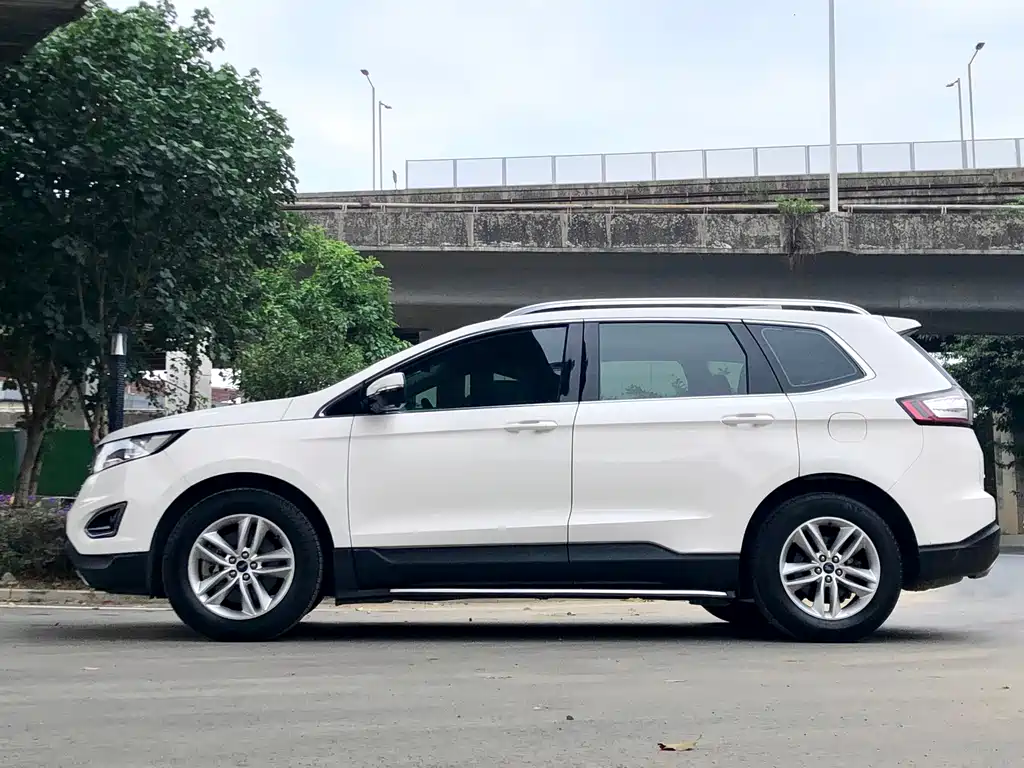 Ford Edge — фото 3