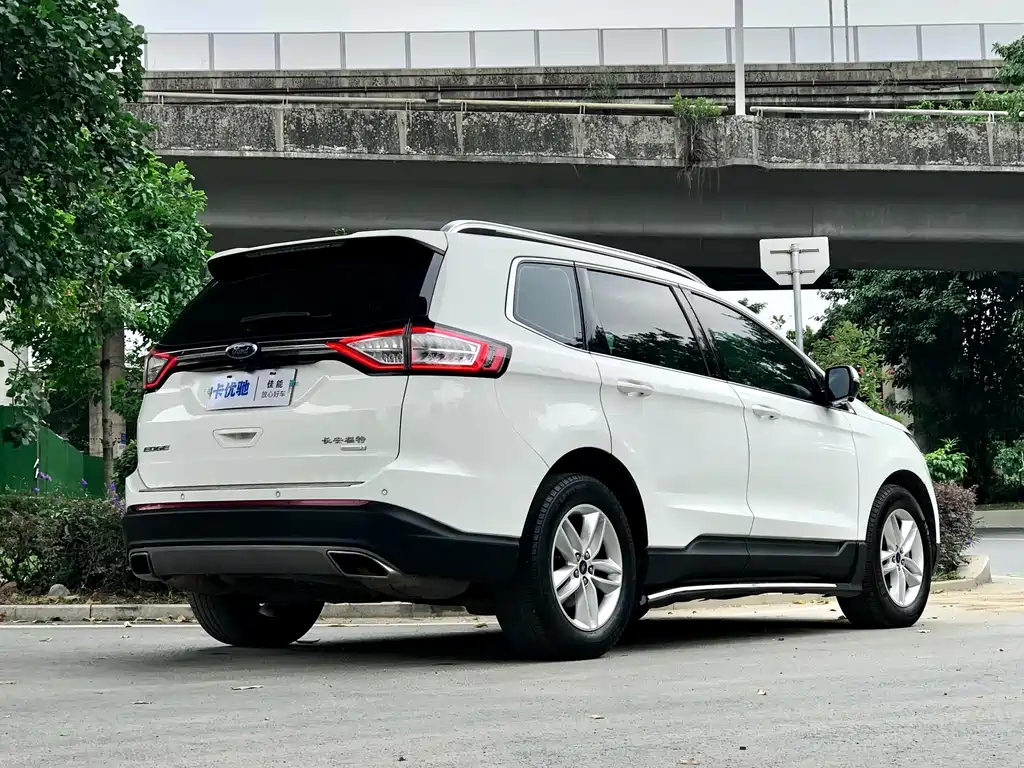 Ford Edge — фото 4