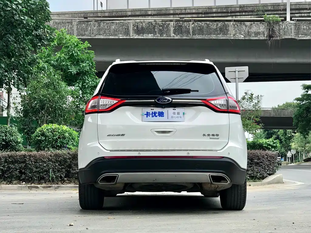 Ford Edge — фото 5