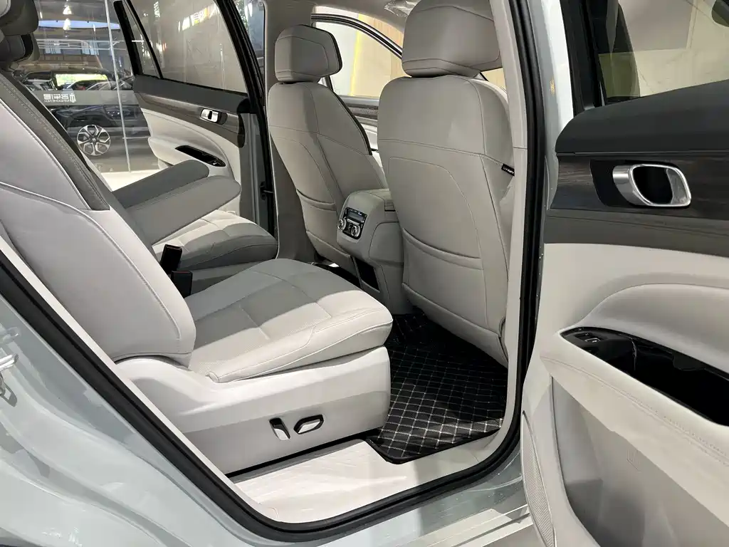 Ford Equator New Energy — фото 14