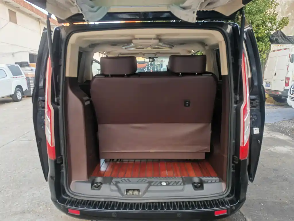 Ford Tourneo — фото 14