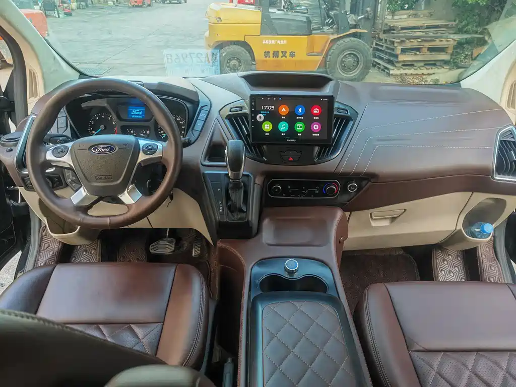 Ford Tourneo — фото 8