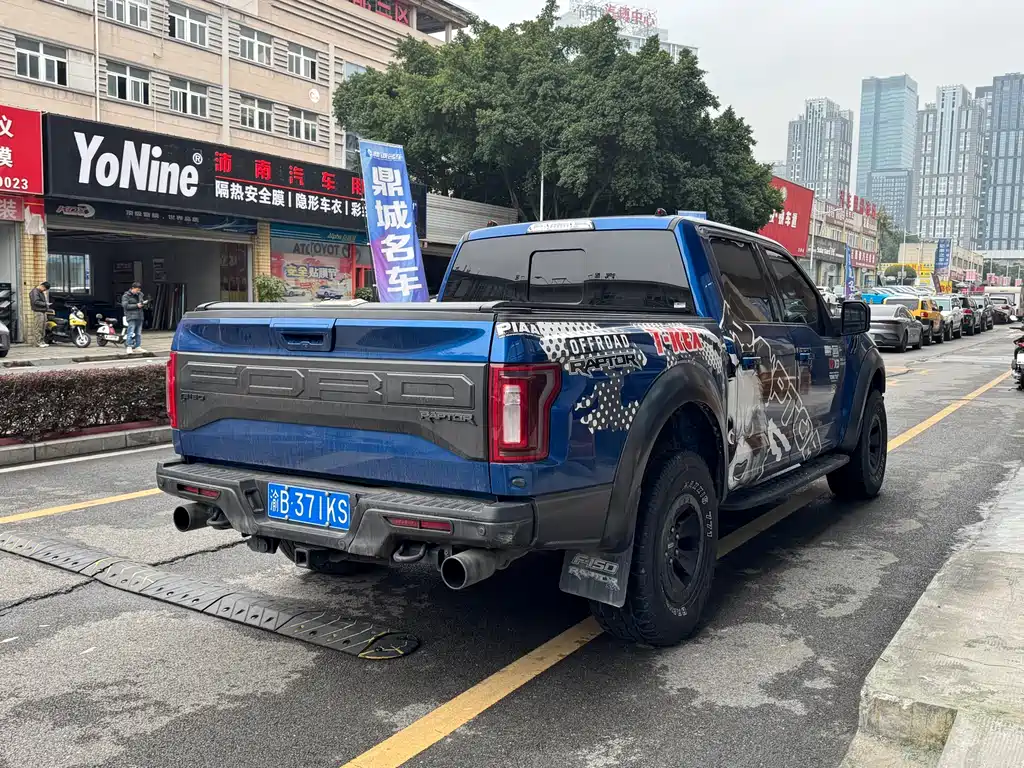 Ford F-150 Raptor — фото 10
