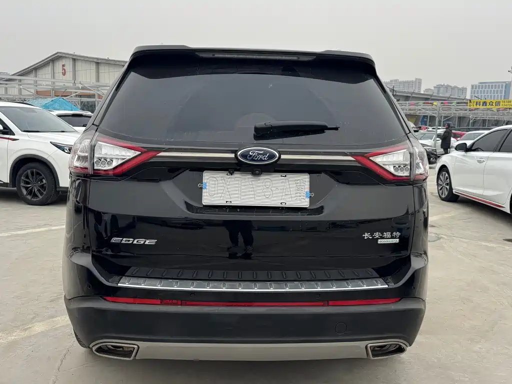 Ford Edge — фото 3