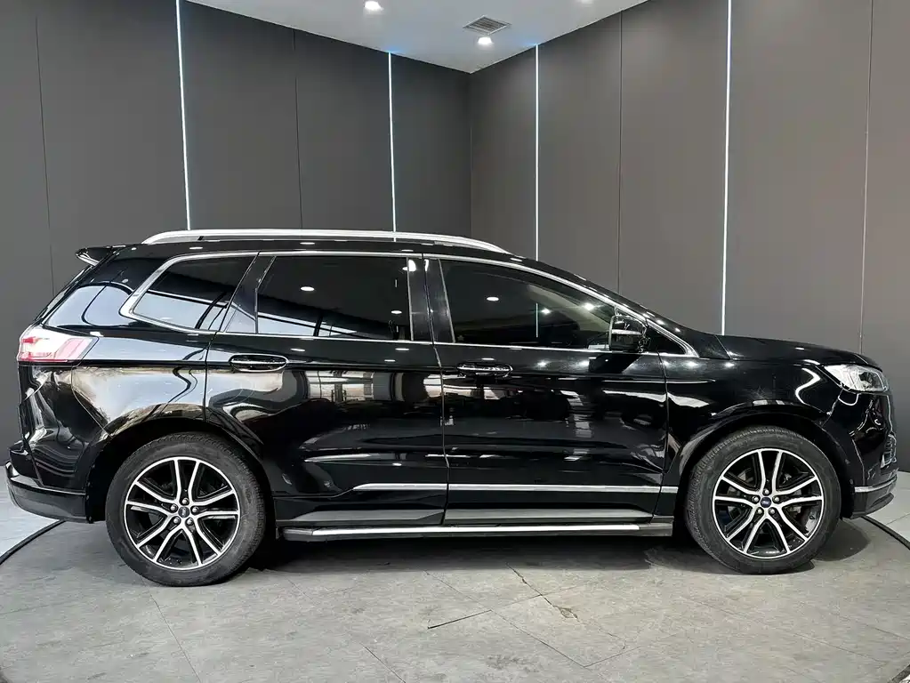 Ford Edge — фото 5