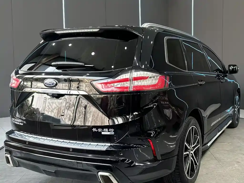 Ford Edge — фото 6
